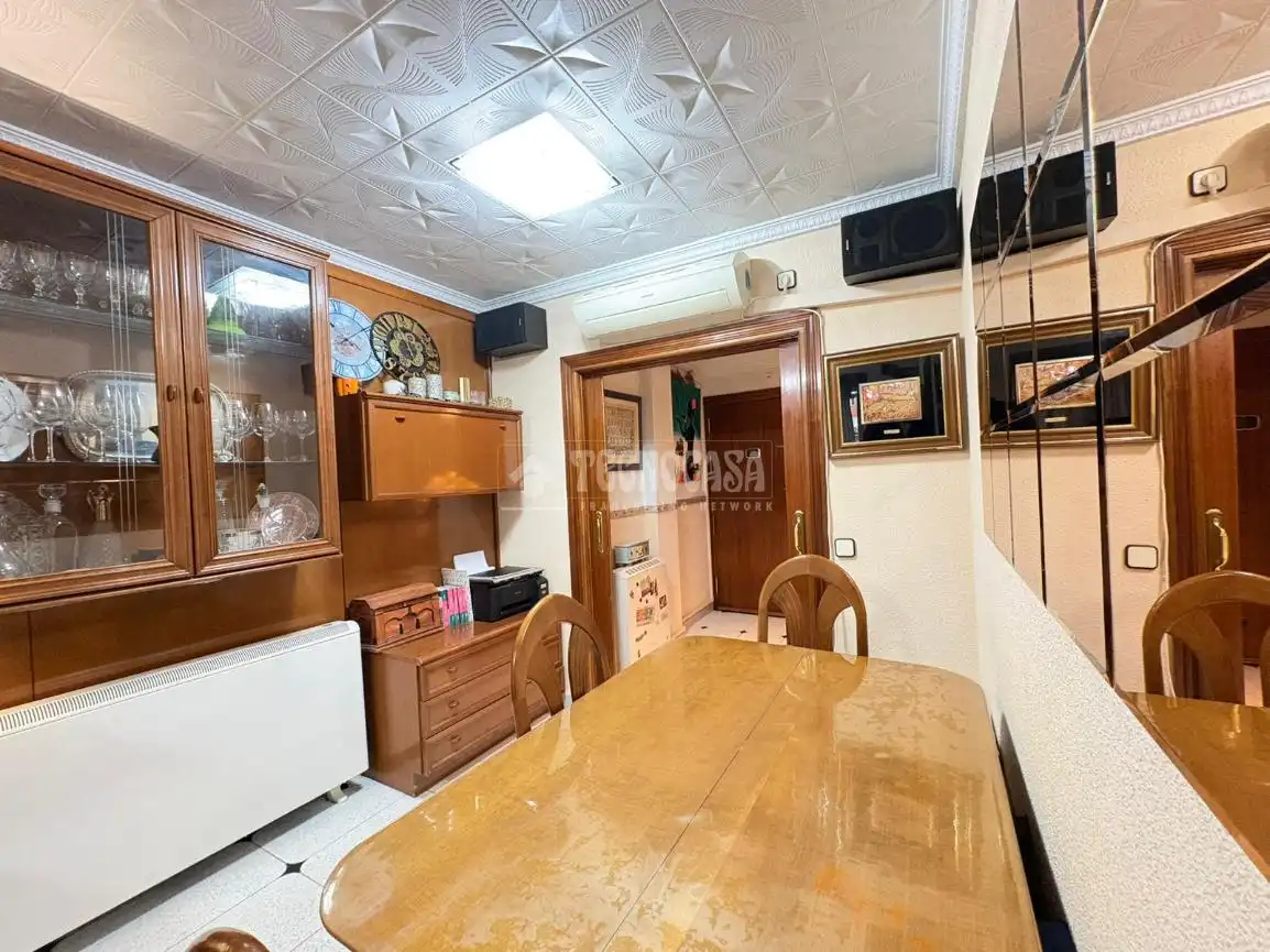 Flat for sale in Juan de la Cierva