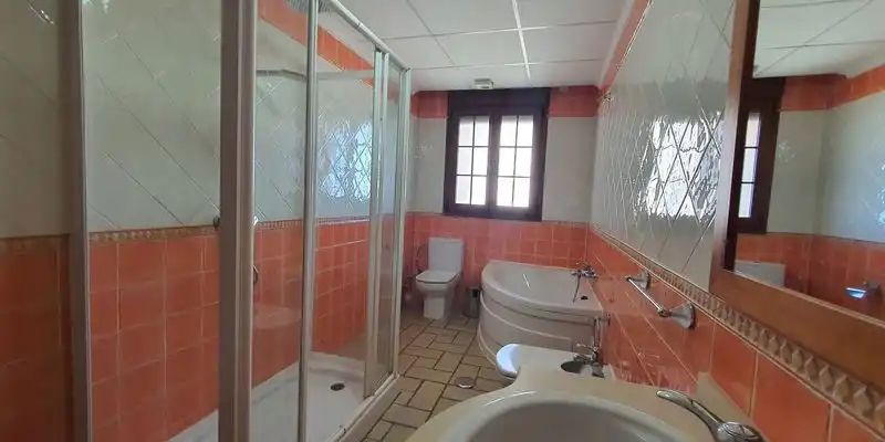 Baño de Casa o chalet en venta en Arriate con Aire acondicionado, Jardín privado y Terraza