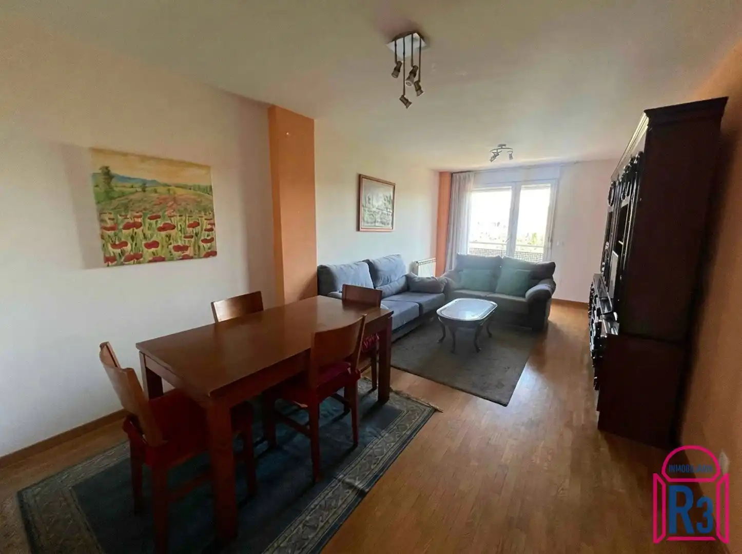 Sala de estar de Piso en venta en León Capital  con Calefacción, Terraza y Trastero