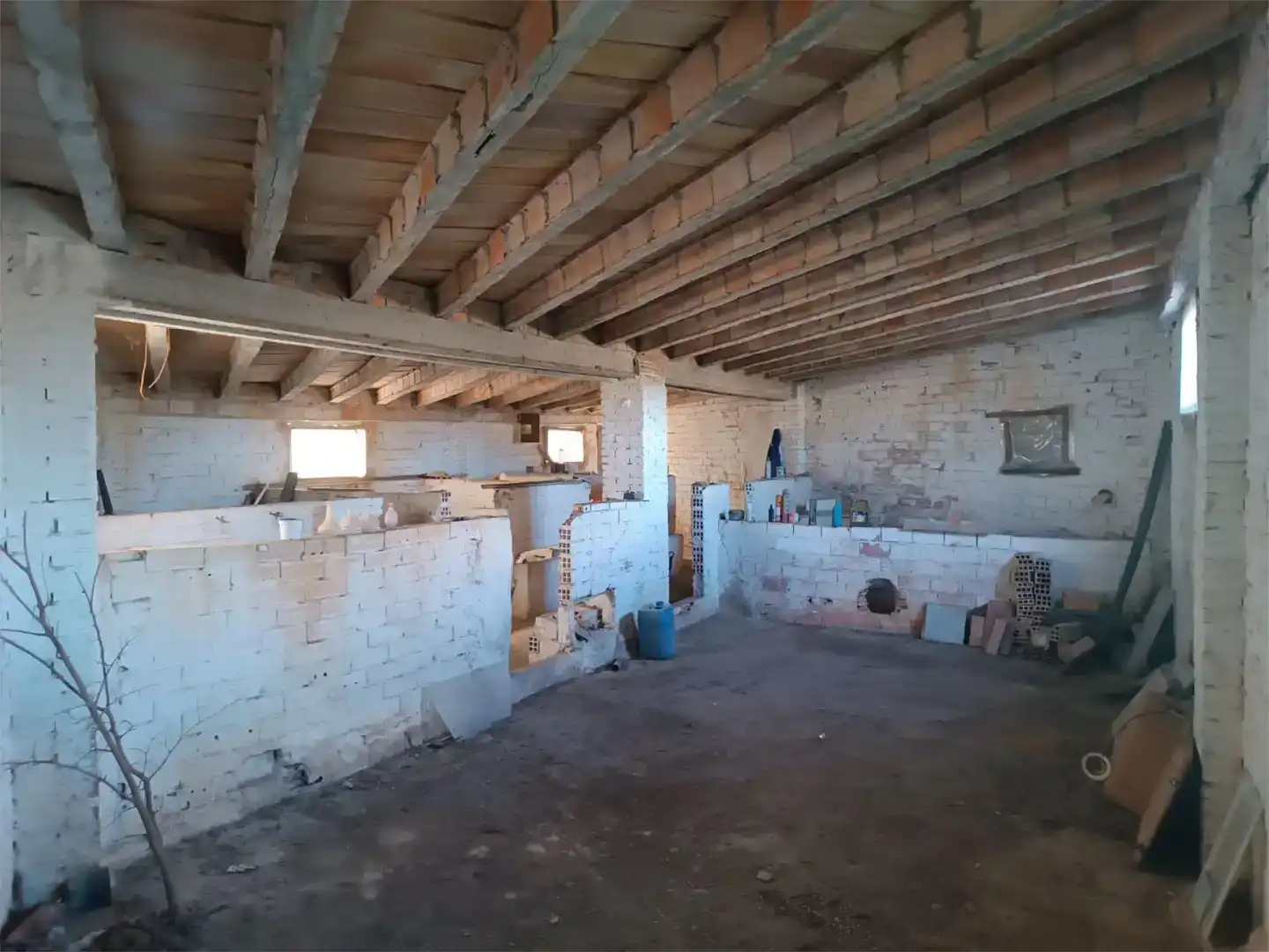 Nave industrial en venta en Requena, Valencia