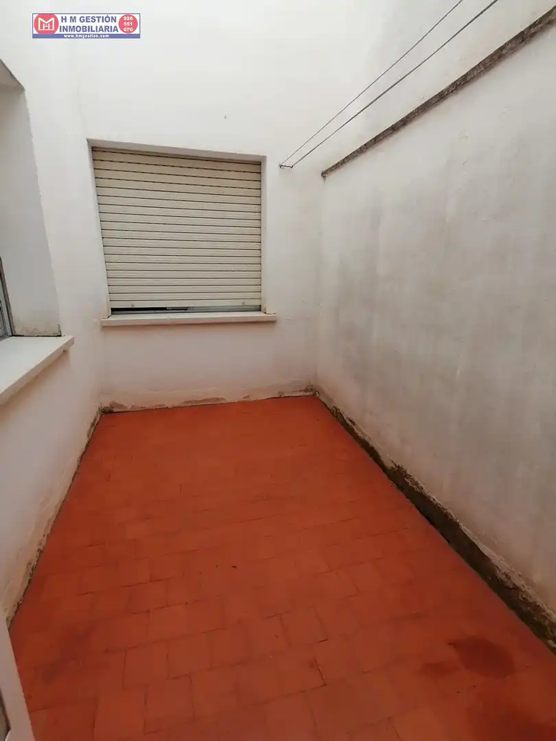 Piso en venta en Alcázar de San Juan con Terraza, Amueblado y Balcón
