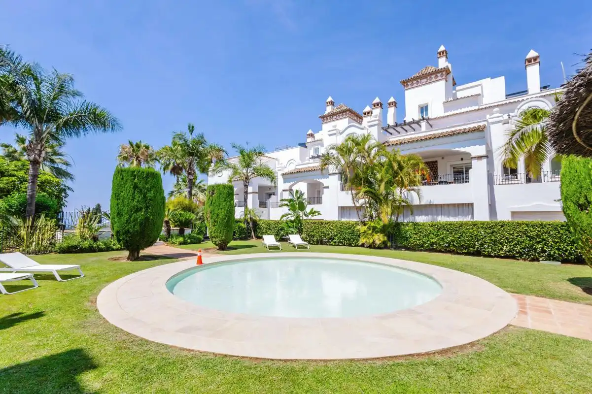 Jardín de Dúplex en venta en Marbella con Aire acondicionado, Calefacción y Jardín privado