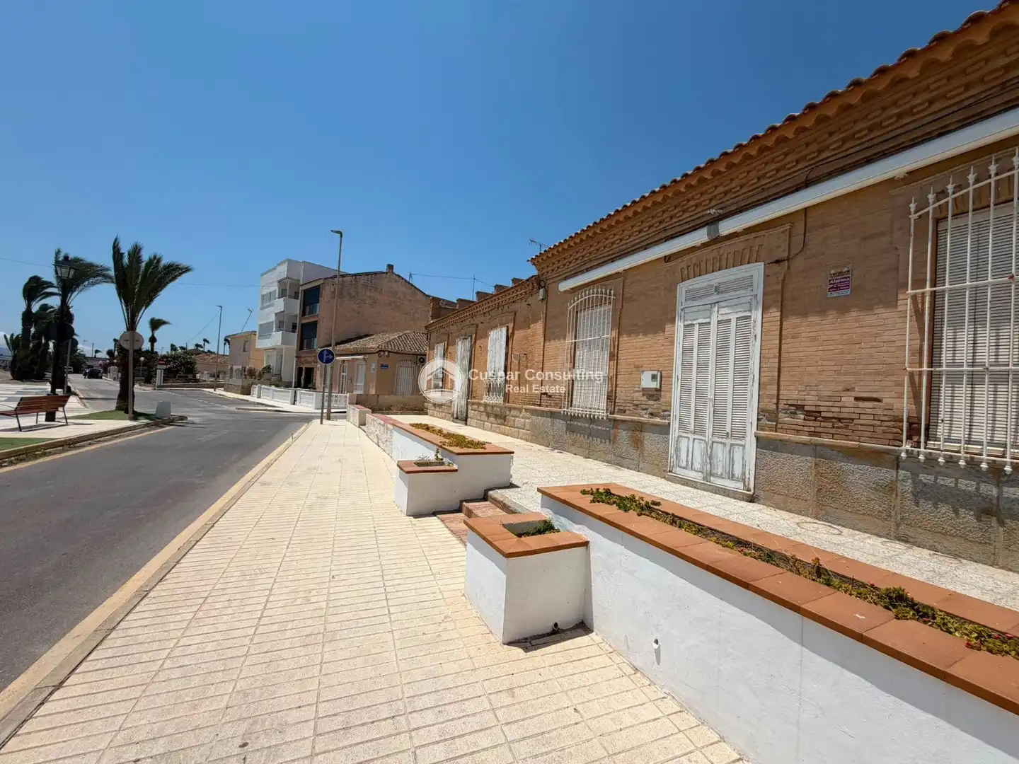 Vista exterior de Casa adosada en venda en Los Alcázares amb Terrassa i Traster