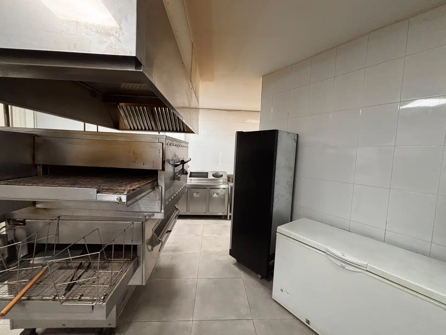 Cuina de Local en venda en Cornellà de Llobregat
