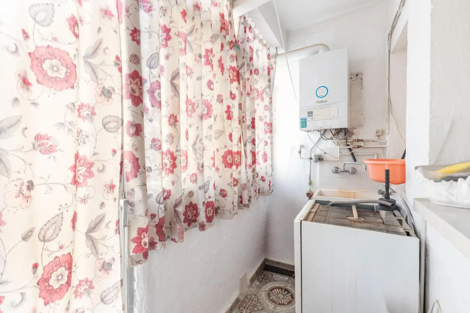 Kitchen of Buildings for sale in La Zubia