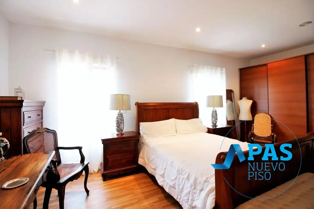 Schlafzimmer von Haus oder Chalet zum Verkauf in Santander mit Privatgarten, Parkett und Terrasse