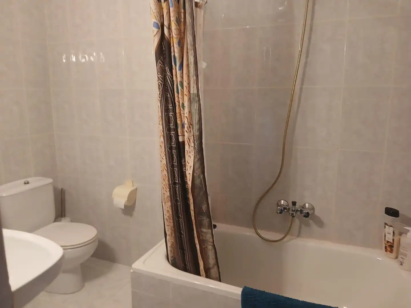 Baño de Apartamento en venta en Cáceres con Calefacción, Terraza y Amueblado