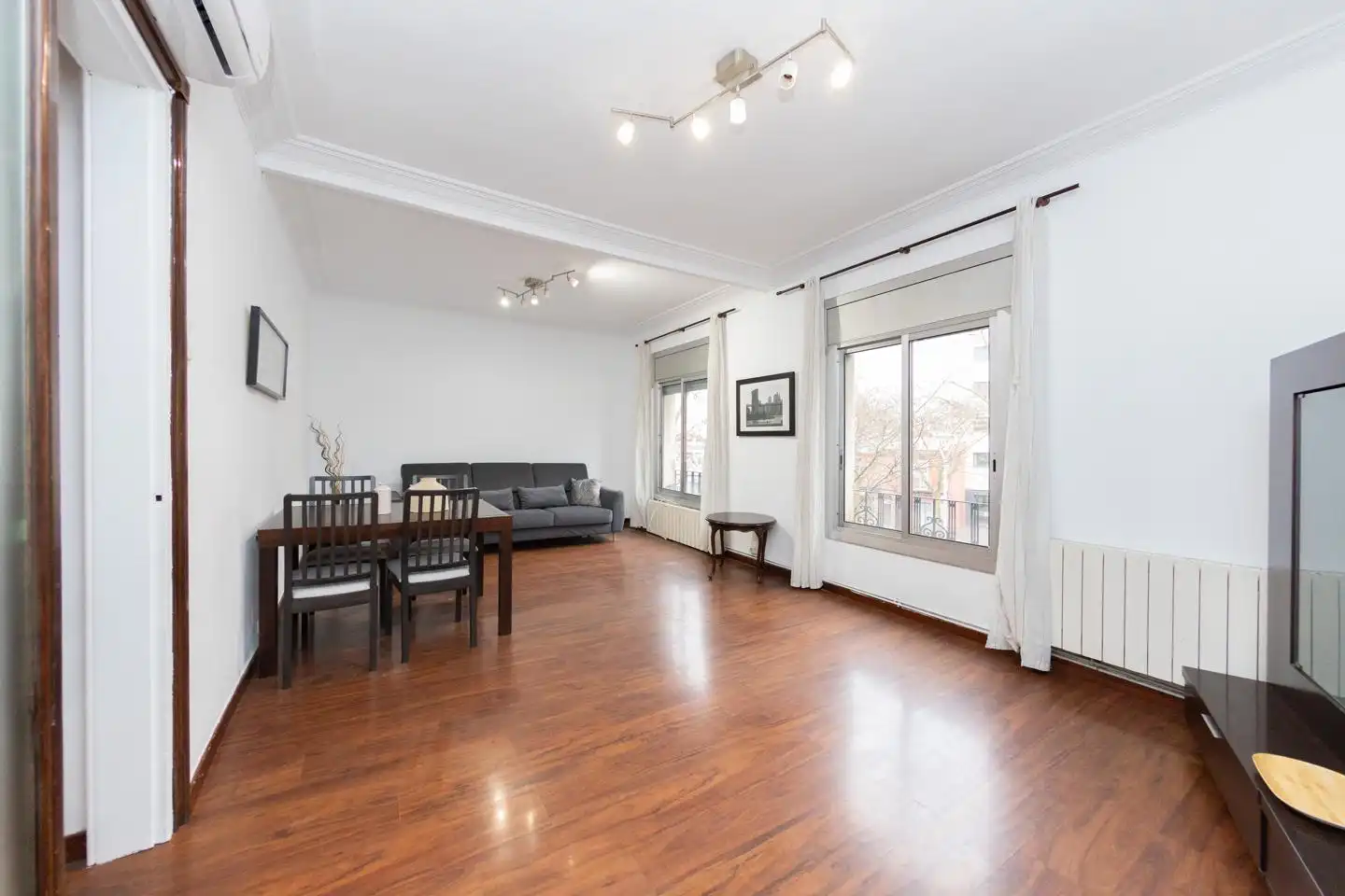 Living room of Flat for sale in Barcelona  with Air Conditioner and Furnished