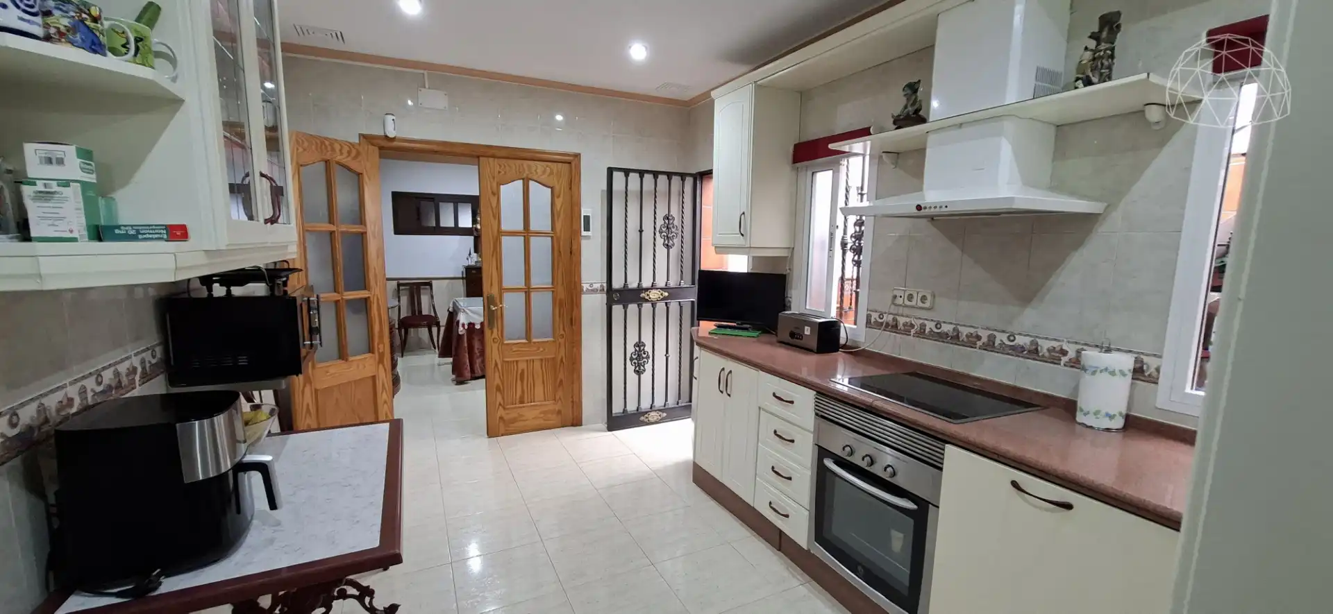 Küche von Haus oder Chalet zum Verkauf in Sevilla mit Klimaanlage, Terrasse und Möbliert