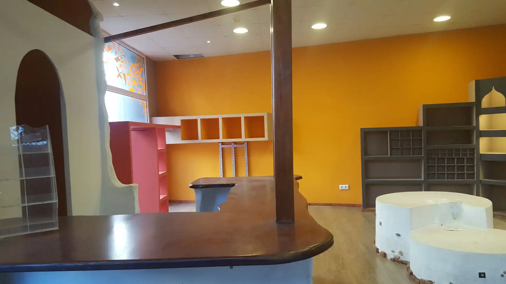 Local comercial en venda a Llarg de Sant Vincent 21, imagen 4