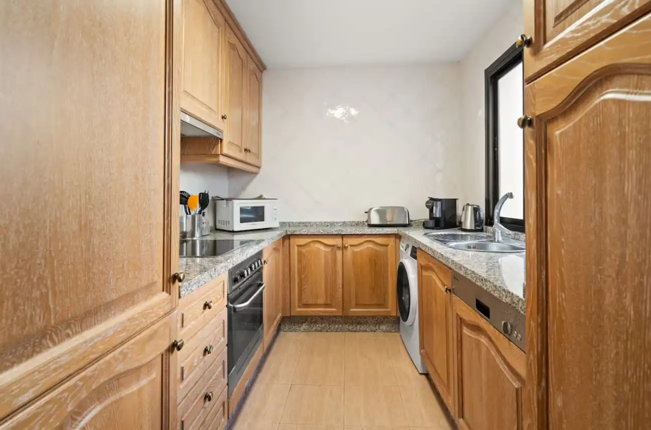 Cuina de Apartament de lloguer en Marbella amb Aire condicionat, Calefacció i Parquet
