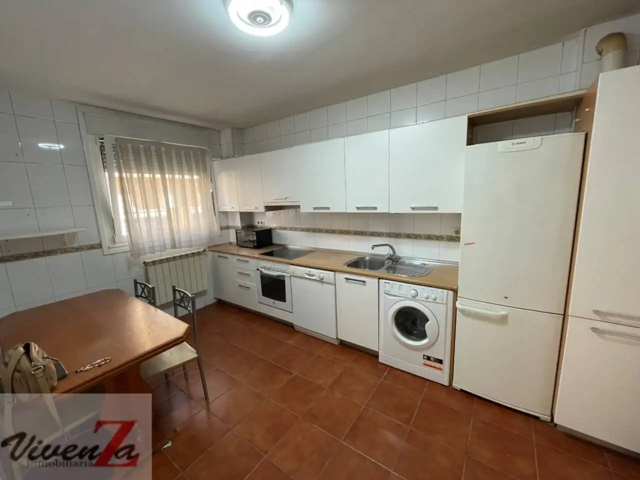 Cuina de Casa adosada en venda en Zamora Capital  amb Calefacció, Jardí privat i Terrassa