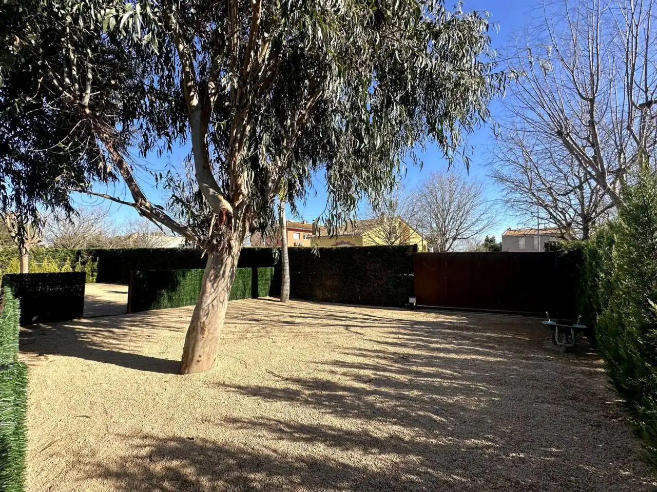 Parking de Casa o chalet de alquiler en La Tallada d'Empordà con Aire acondicionado, Calefacción y Jardín privado