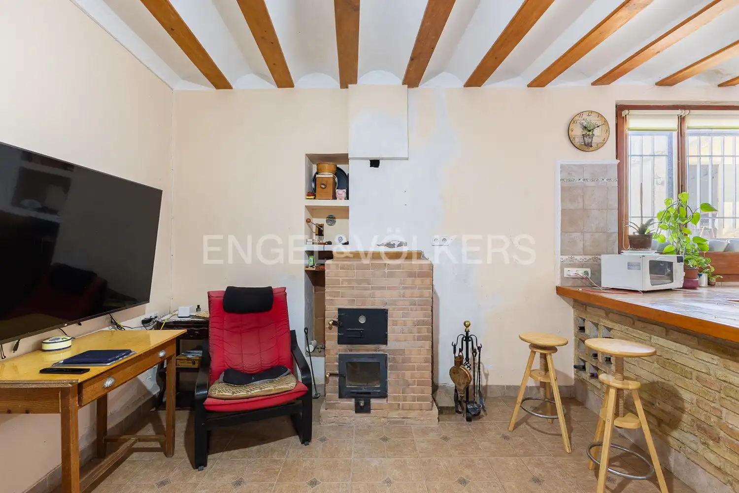 Sala d'estar de Finca rústica en venda en Requena amb Aire condicionat, Calefacció i Jardí privat