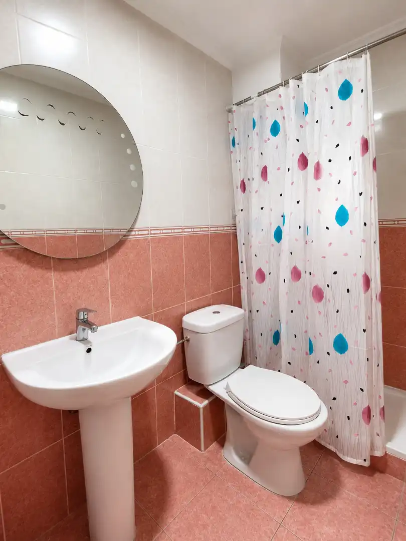 Bathroom of Flat for sale in Sevilla  with Air Conditioner