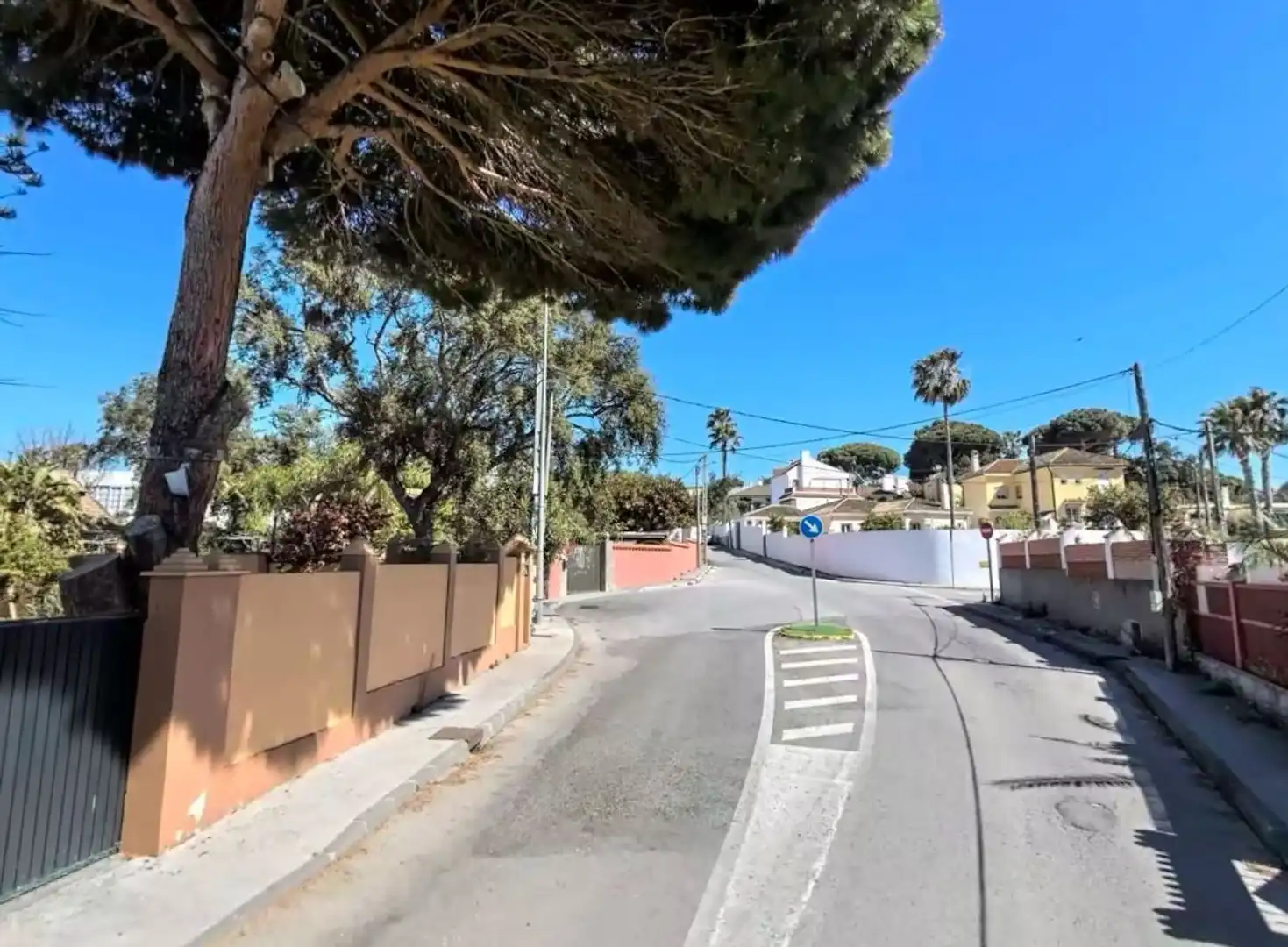 Exterior view of Houses for sale in Algeciras  with Terrace and Community pool