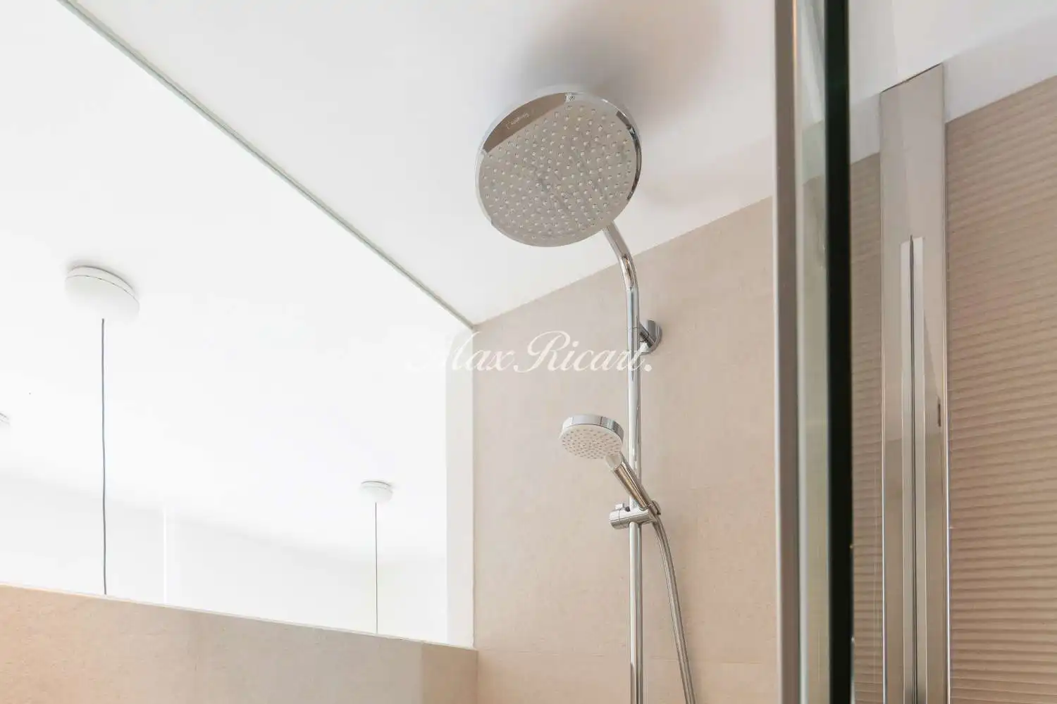 Bathroom of Flat for sale in Barcelona  with Air Conditioner, Terrace and Swimming Pool