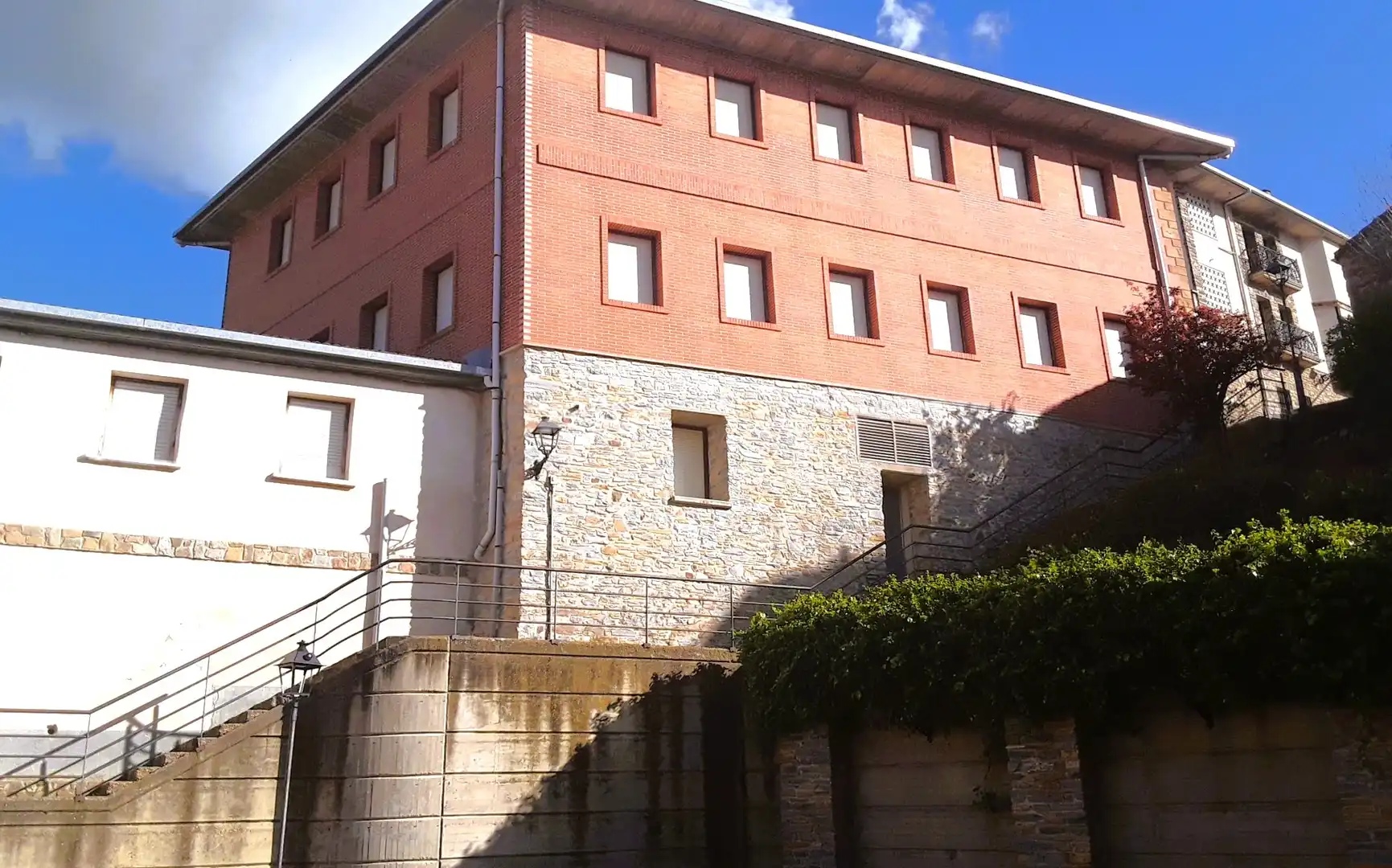 Vista exterior de Nave industrial en venta en San Pedro Manrique con Calefacción