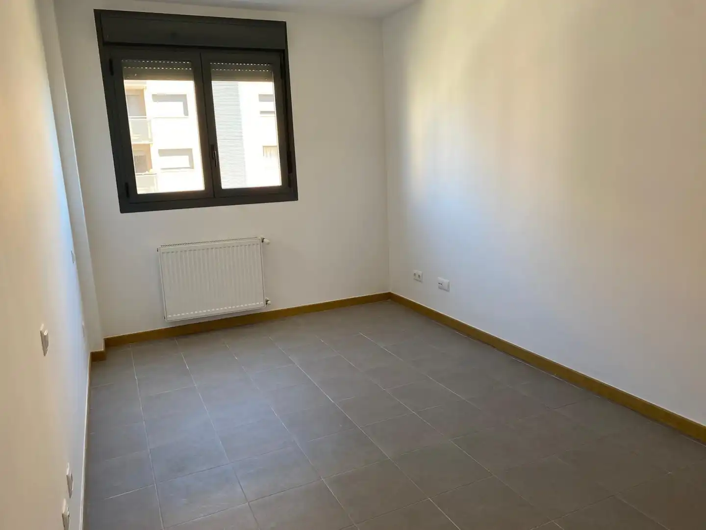 Bedroom of Flat for rent in Tres Cantos  with Heating, Storage room and Community pool
