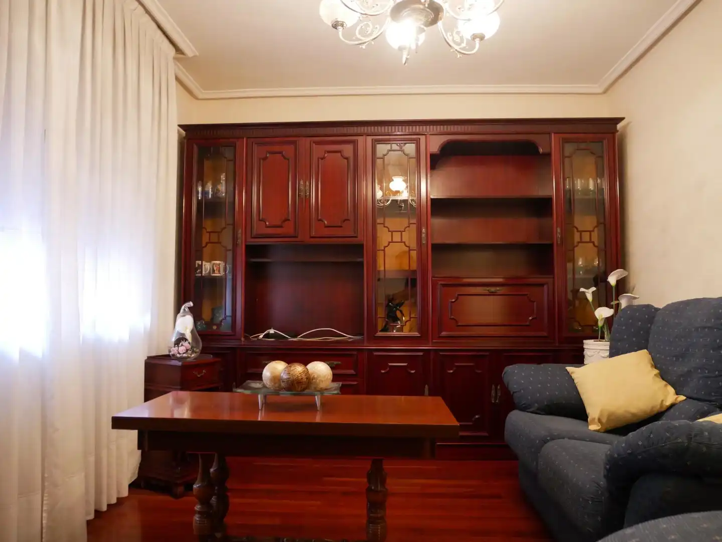 Sala de estar de Piso en venta en Basauri  con Calefacción y Balcón