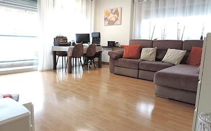 Living room of Flat for sale in Badalona  with Heating, Parquet flooring and Oven