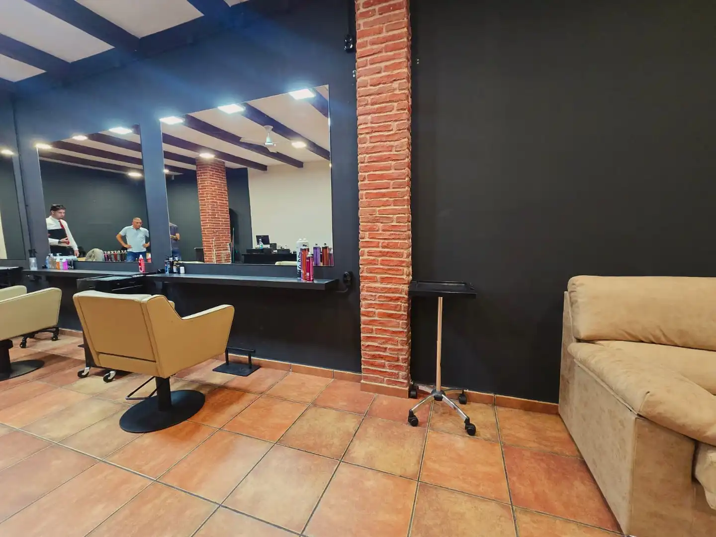 Business premises for transfer in Carrer de Ramon J. Sender, imagen 5