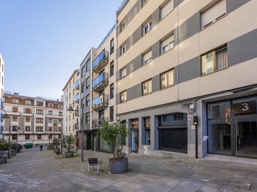 Local comercial en venta en Travesía Ramón y Cajal Zeharkalea