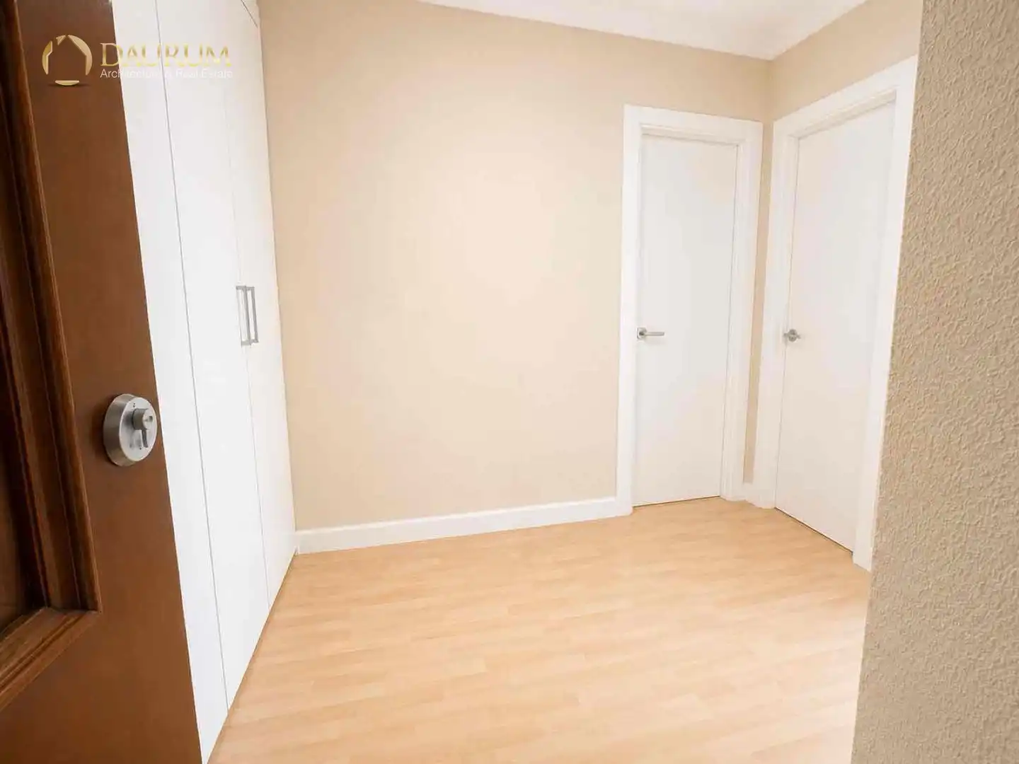 Habitación de Piso en venta en Sevilla con Aire acondicionado, Trastero y Piscina
