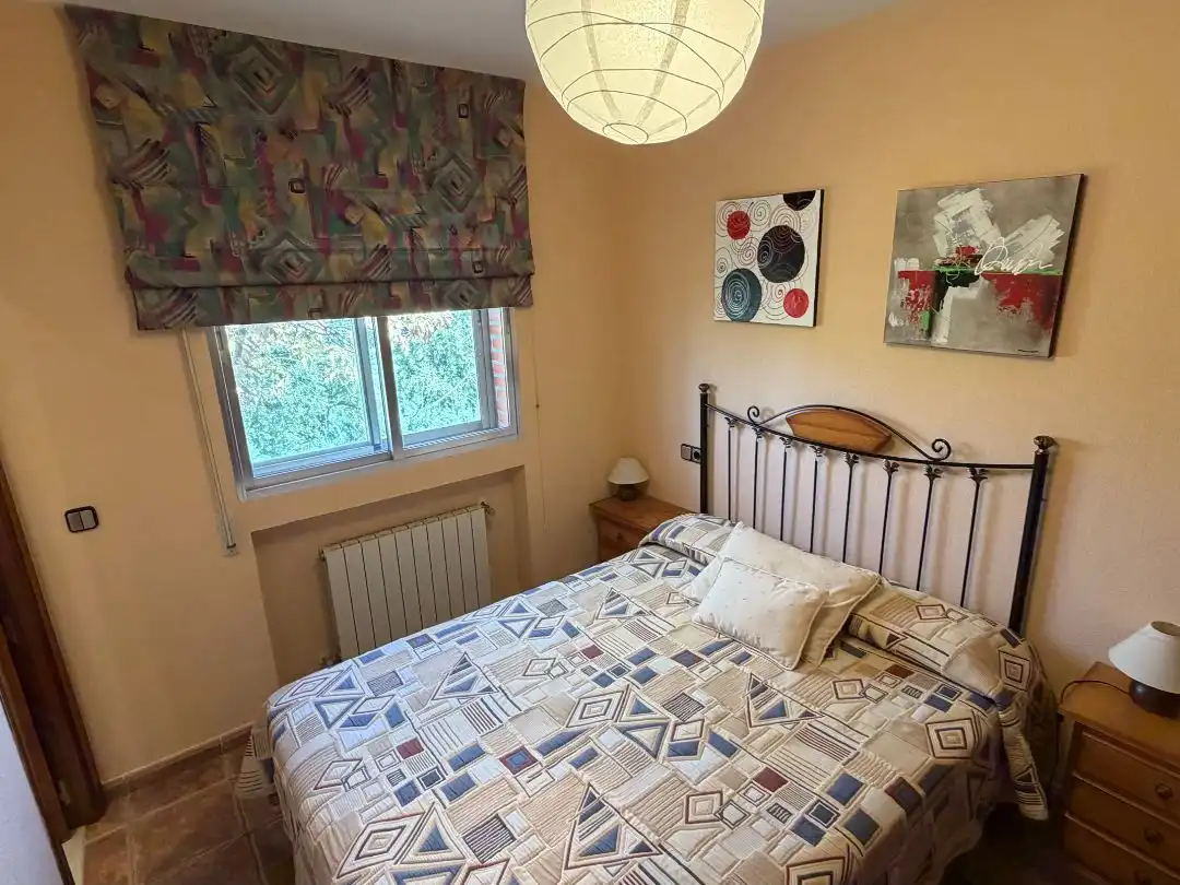 Dormitori de Casa o xalet en venda en Uceda amb Aire condicionat, Calefacció i Jardí privat