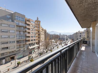 Vista exterior de Pis en venda en  Granada Capital amb Aire condicionat, Calefacció i Parquet