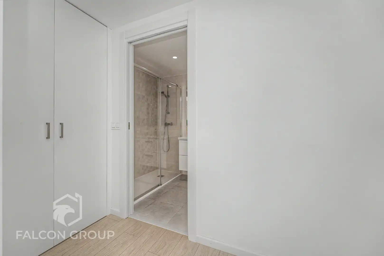 Bathroom of Flat for sale in Vilanova i la Geltrú  with Air Conditioner, Heating and Parquet flooring