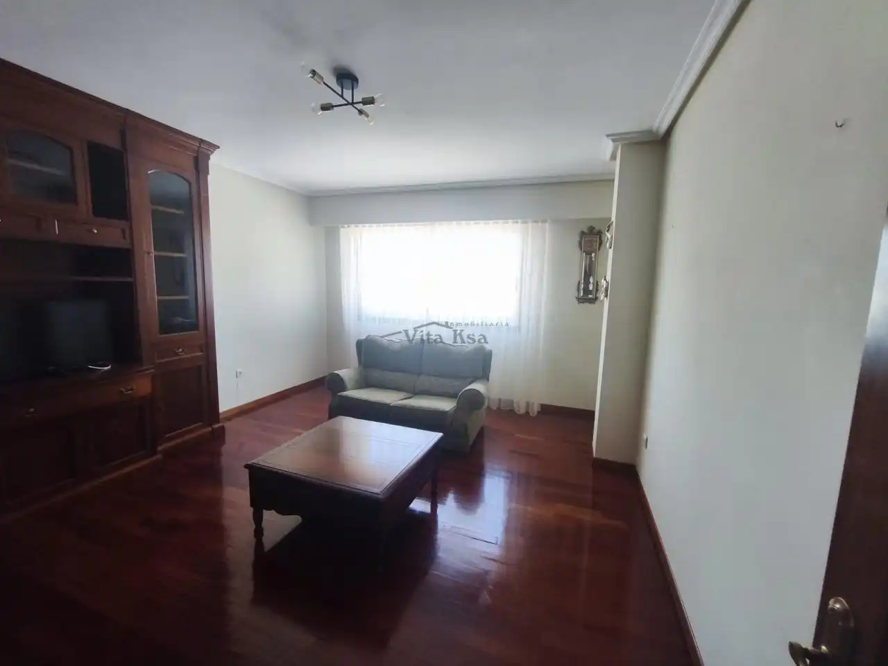 Wohnzimmer von Wohnung zur Miete in Ourense Capital  mit Heizung, Parkett und Möbliert