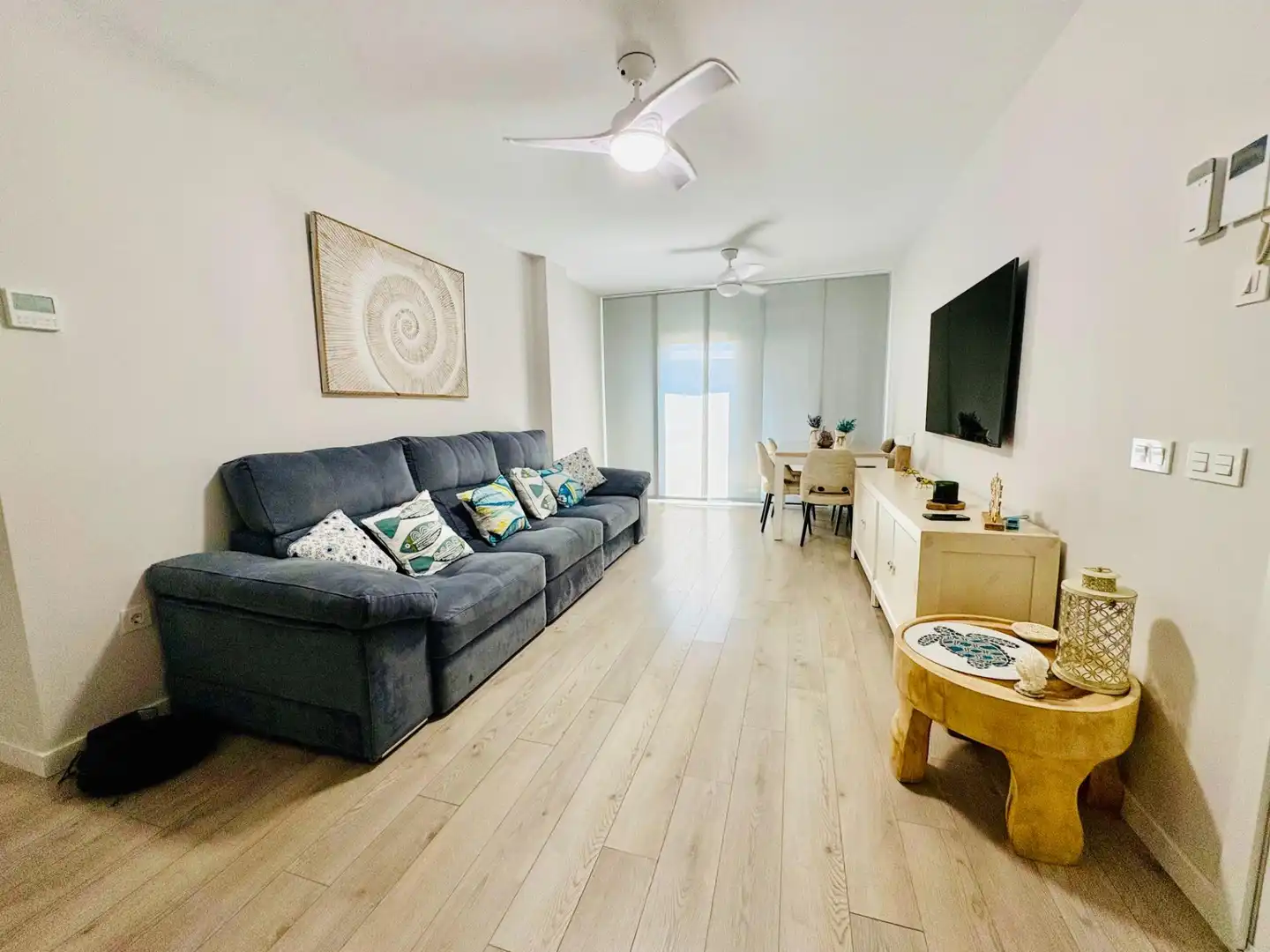 Sala de estar de Planta baja de alquiler en Vélez-Málaga con Aire acondicionado, Calefacción y Jardín privado