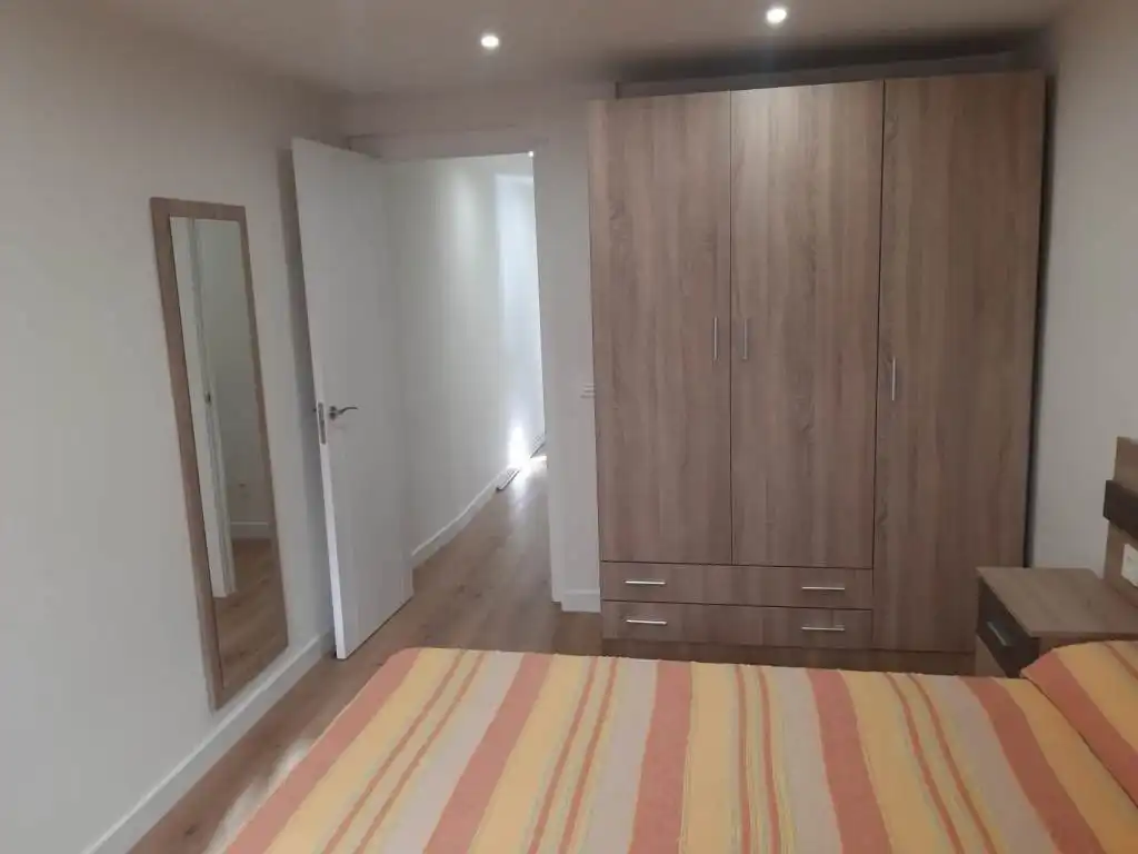 Habitación de Apartamento en venta en Burgos con Calefacción y Amueblado
