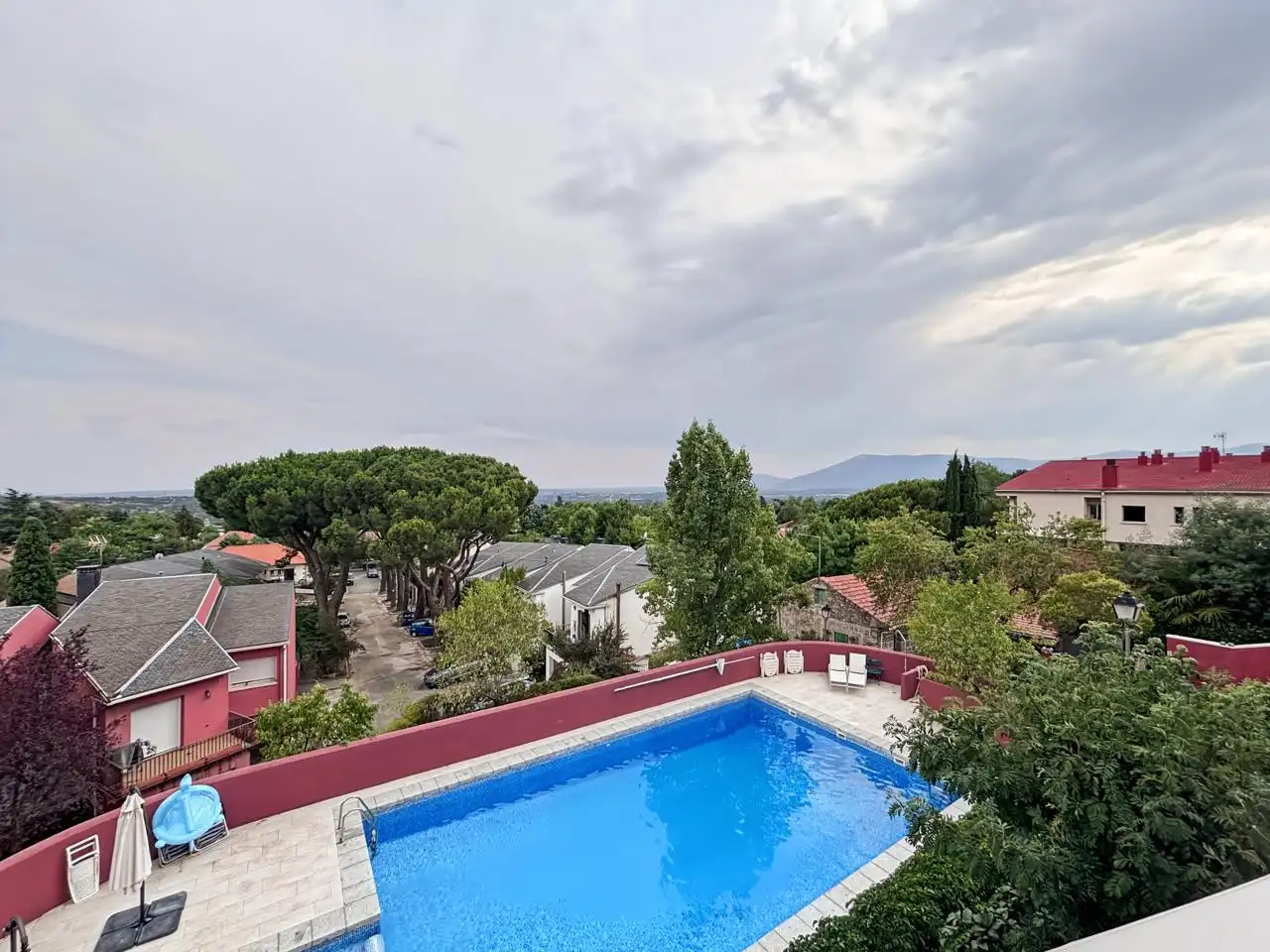 Piscina de Casa o xalet en venda en Collado Mediano amb Aire condicionat, Terrassa i Piscina comunitària