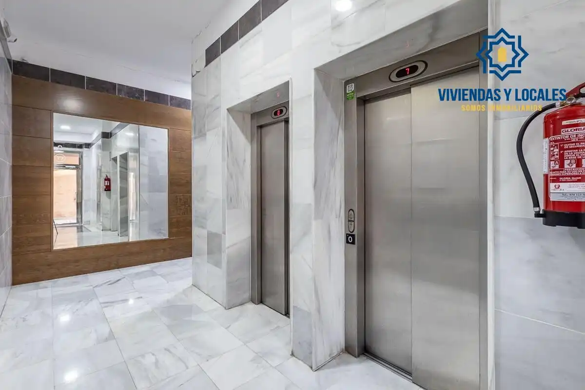 Penthouse mit Pool zum Verkauf in Avenida DE LA ILUSTRACION, imagen 25