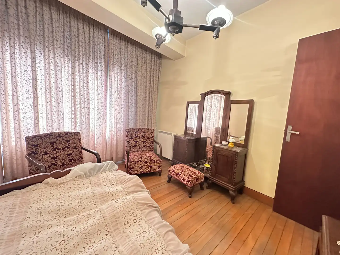 Habitación de Piso en venta en Santiago de Compostela  con Calefacción y Trastero