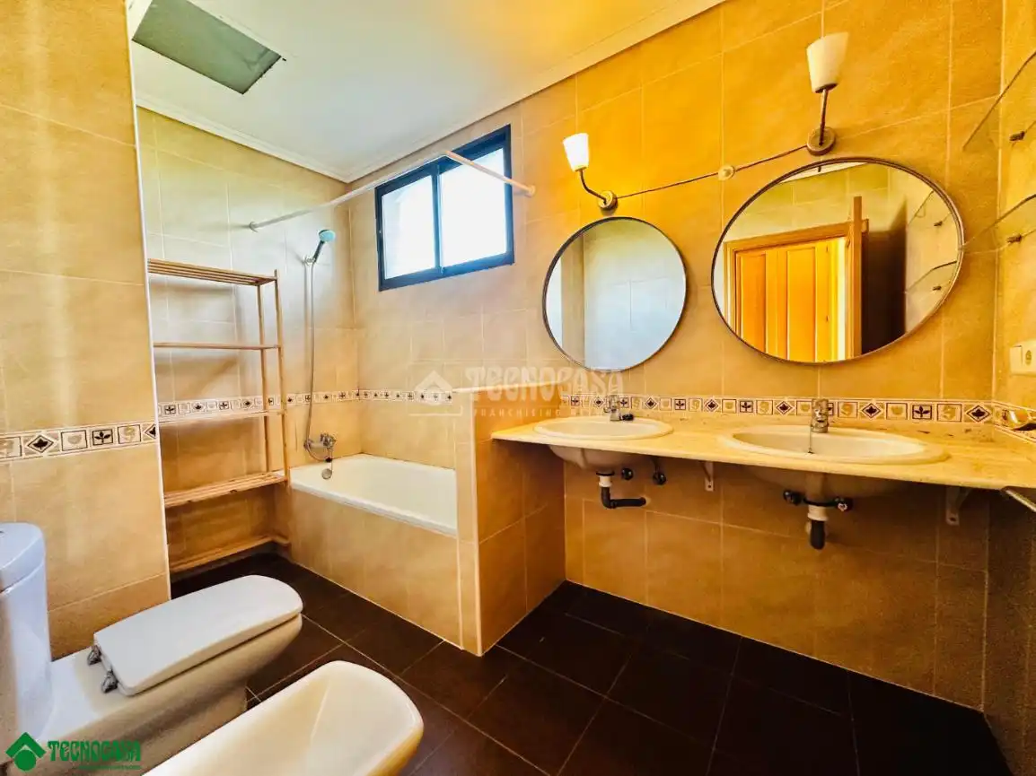 Baño de Casa o chalet en venta en Layos con Calefacción y Jardín privado