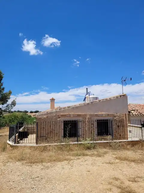 Vista exterior de Casa o xalet en venda en El Bonillo amb Aire condicionat, Calefacció i Moblat