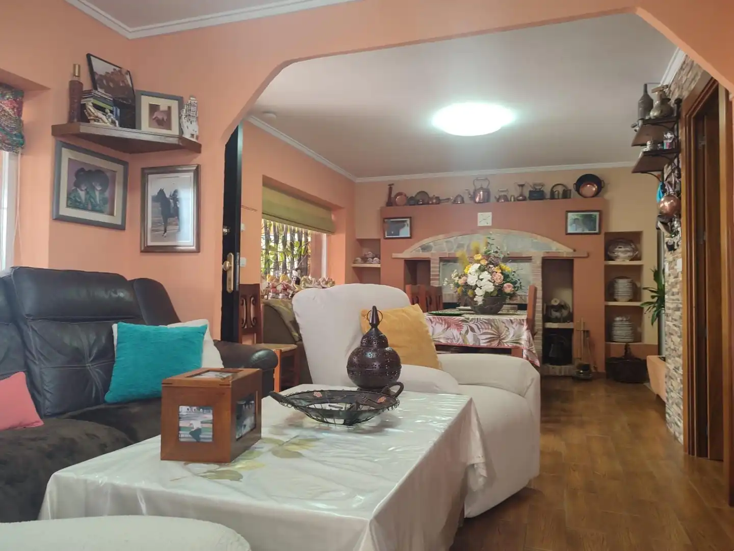 Sala d'estar de Casa o xalet en venda en Elda amb Aire condicionat, Calefacció i Jardí privat