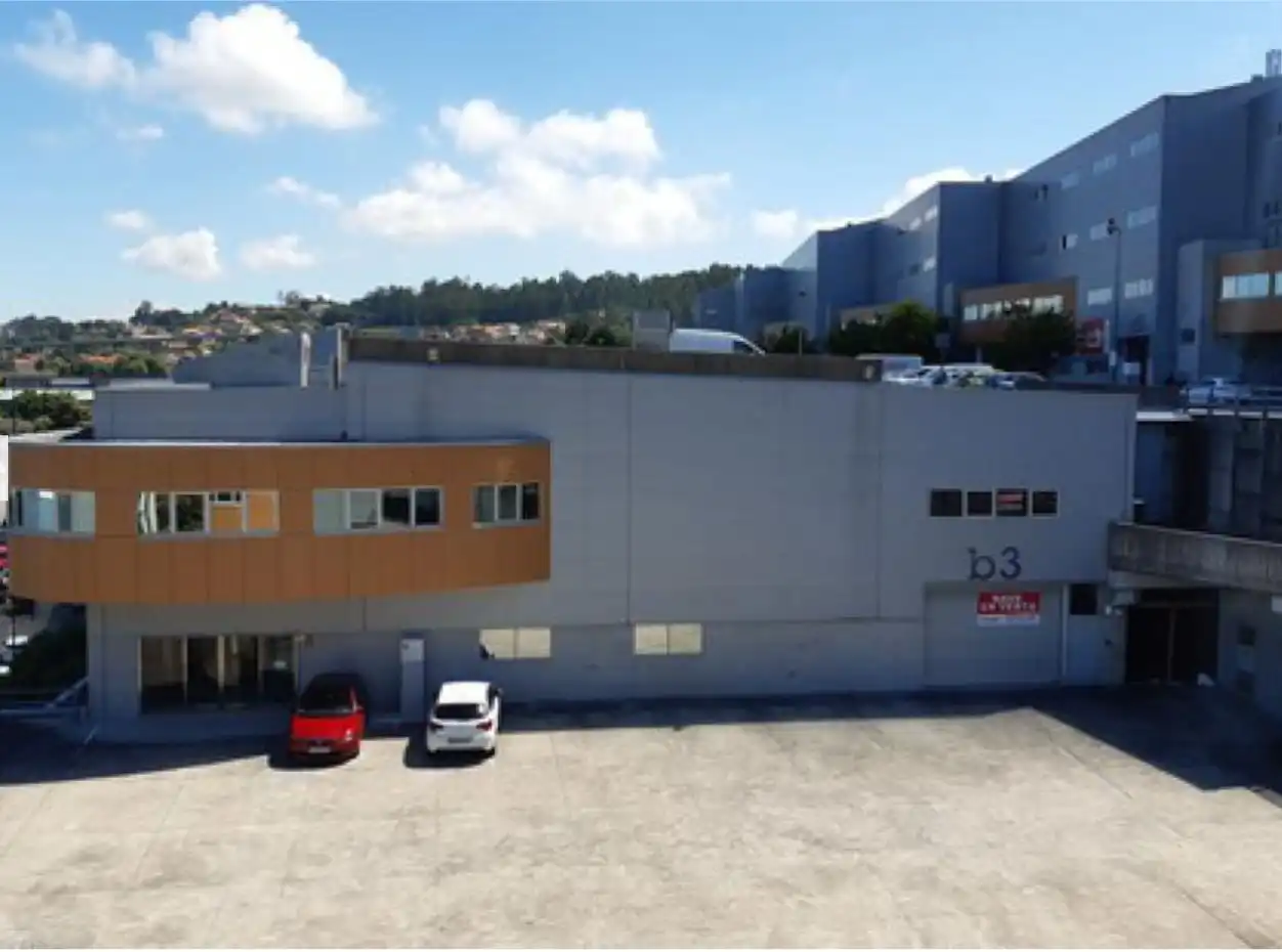 Vista exterior de Nave industrial en venta en Vigo 
