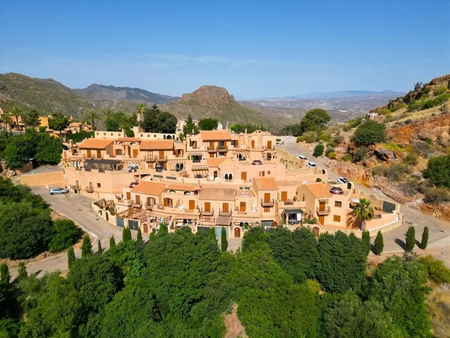 Außenansicht von Einfamilien-Reihenhaus zum Verkauf in Turre mit Klimaanlage, Heizung und Terrasse