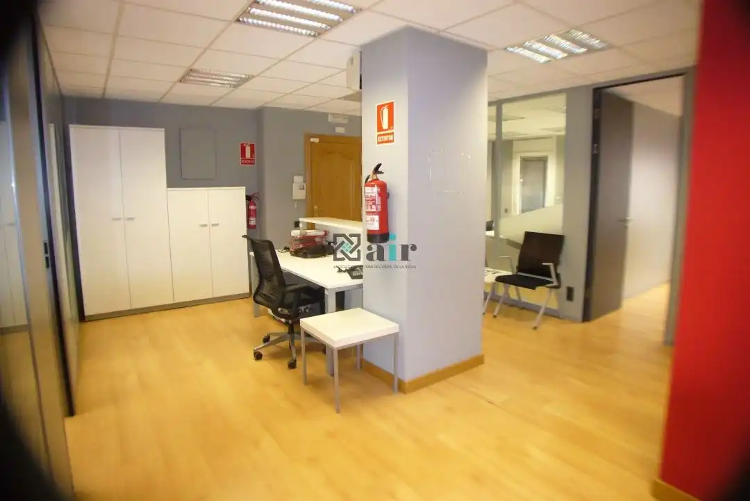 Oficina de alquiler en  Logroño con Aire acondicionado, Calefacción y Amueblado