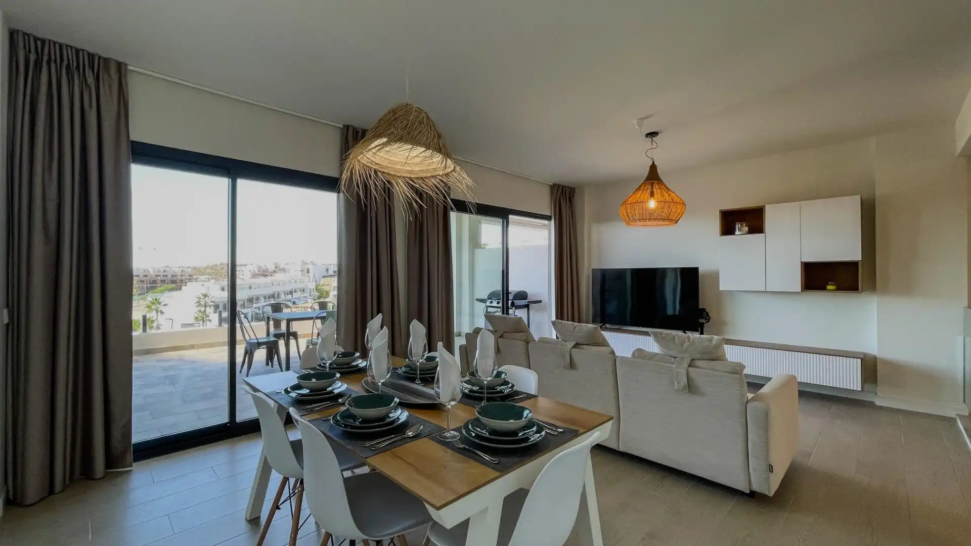 Esszimmer von Dachboden zum Verkauf in Finestrat mit Klimaanlage, Terrasse und Möbliert