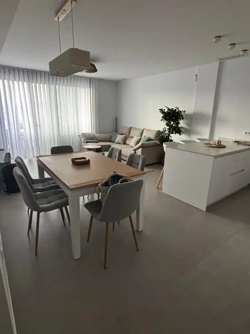 Sala de estar de Piso de alquiler en El Campello con Aire acondicionado, Calefacción y Terraza