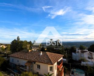 Vista exterior de Casa o xalet en venda en Torrent amb Calefacció, Jardí privat i Terrassa