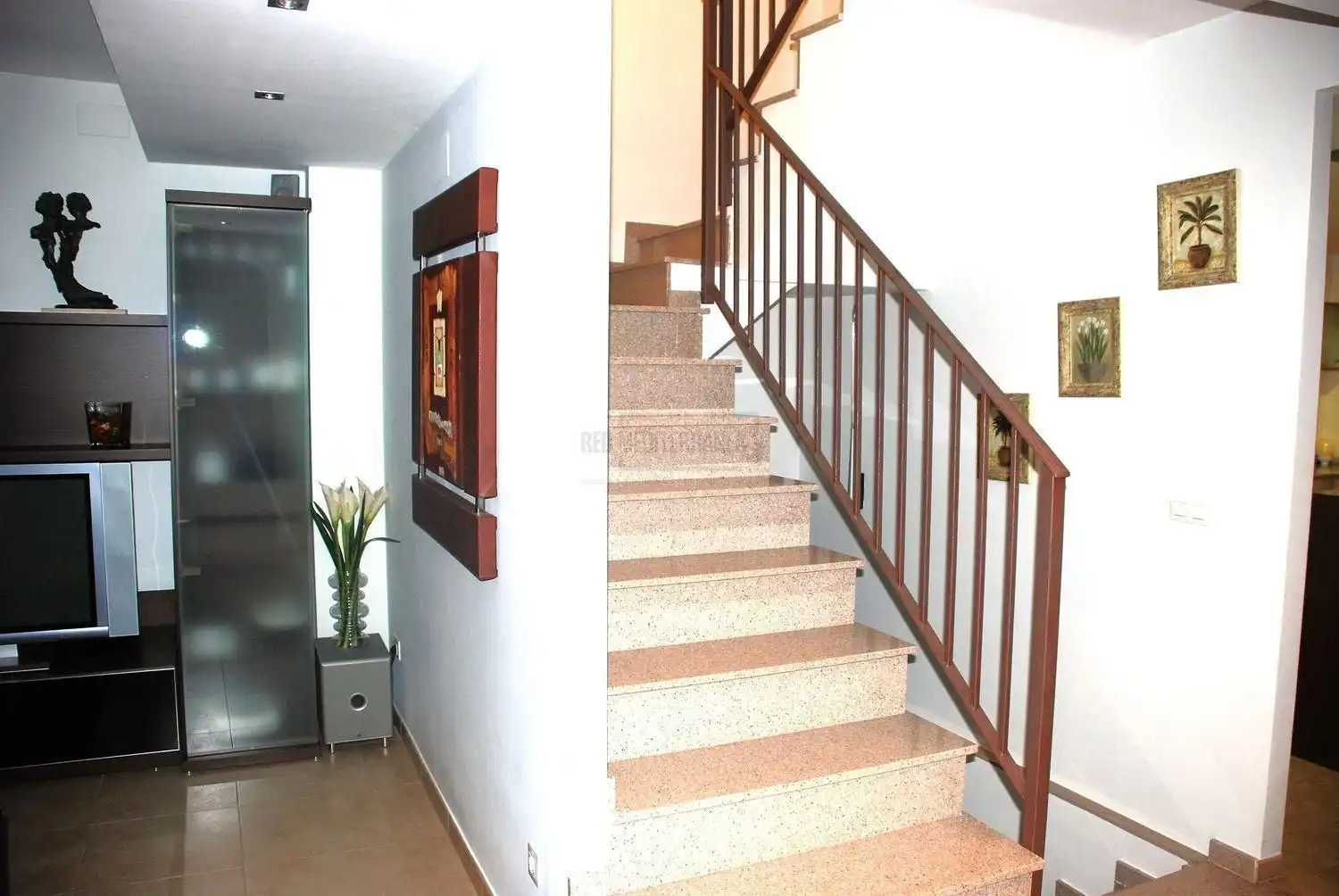 Einfamilien-Reihenhaus zum Verkauf in Gandia mit Klimaanlage, Terrasse und Abstellraum
