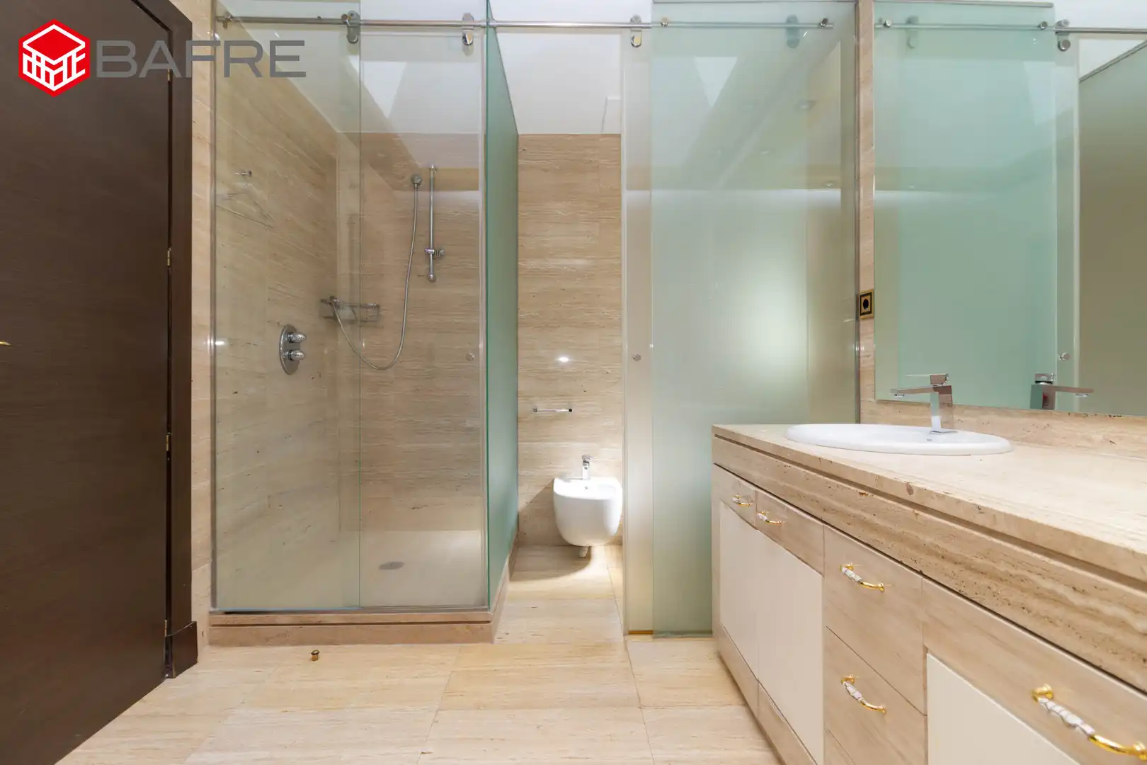 Bathroom of Houses for sale in Pozuelo de Alarcón  with Air Conditioner, Private garden and Storage room