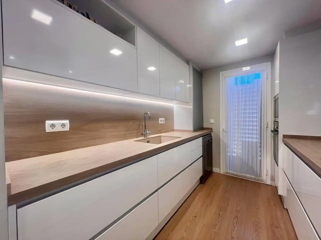 Cuina de Dúplex en venda en Manresa amb Aire condicionat, Calefacció i Parquet