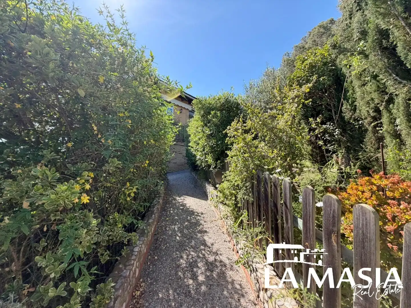 Vista exterior de Casa o xalet en venda en Olivella amb Calefacció, Jardí privat i Terrassa